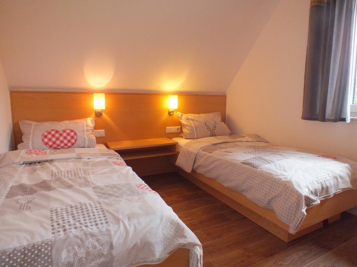 Ferienhaus Moni Mit 2 Separaten Wohnungen Am Silbersee Frielendorf Exteriér fotografie
